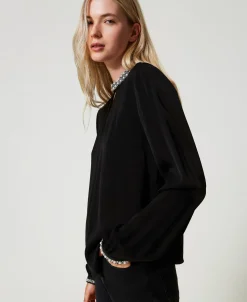 Bluse Aus Krepp Mit Stickereien