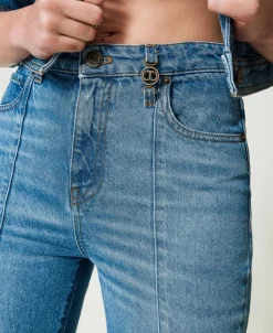 Flare-Jeansmit Fünf Taschen