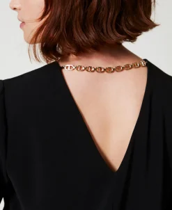 Kurzes Kleid Mit Volant Und „Oval T“-Kettchen