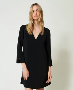 Kurzes Kleid Mit Volant Und „Oval T“-Kettchen