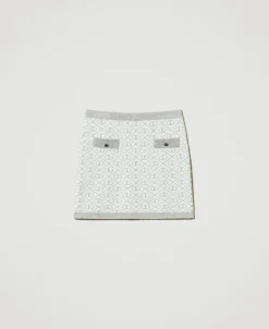 Kurzjacke Aus Jacquard-Strick Mit Oval Ts