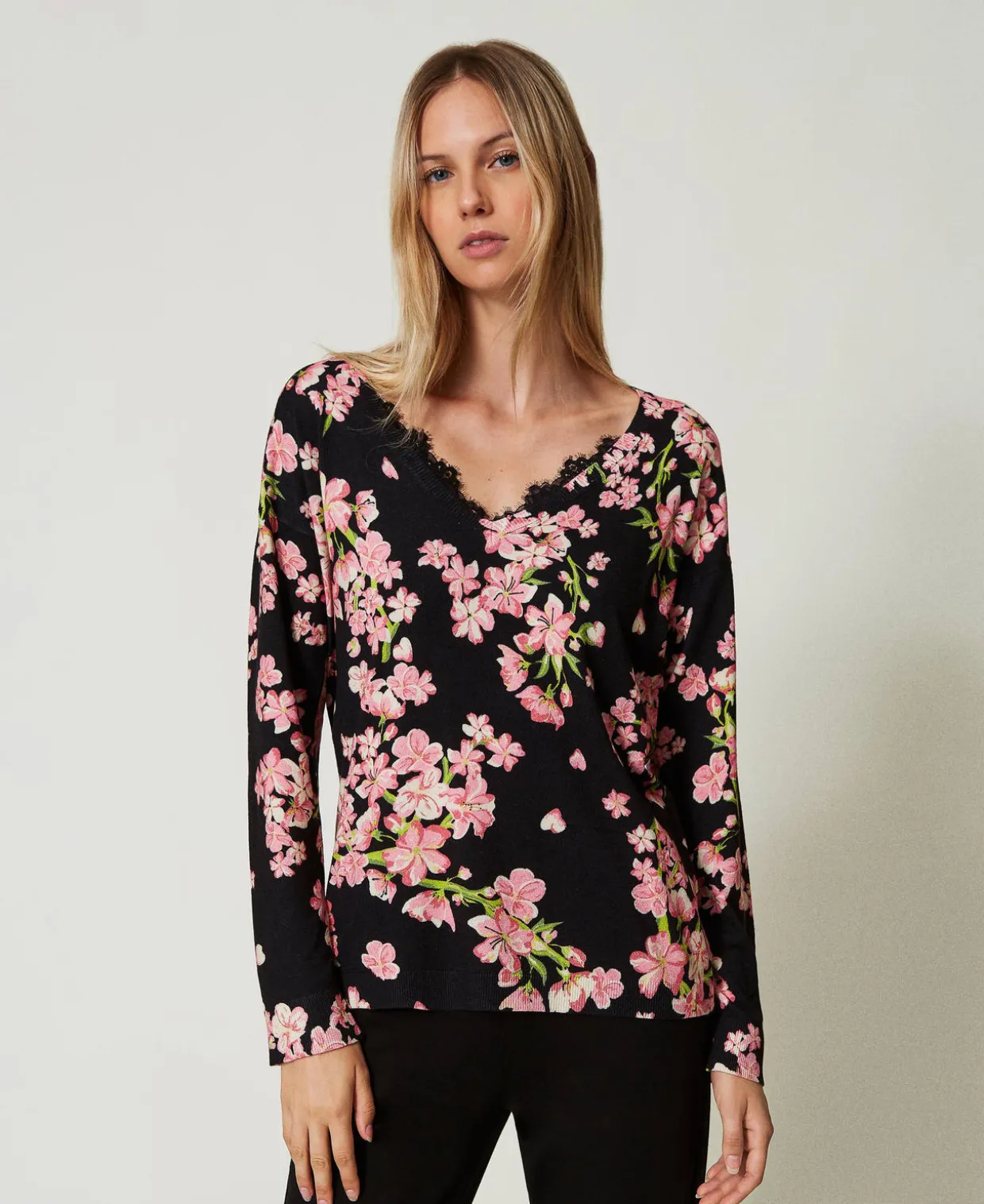 Pullover Mit Blumenprint Und Spitze