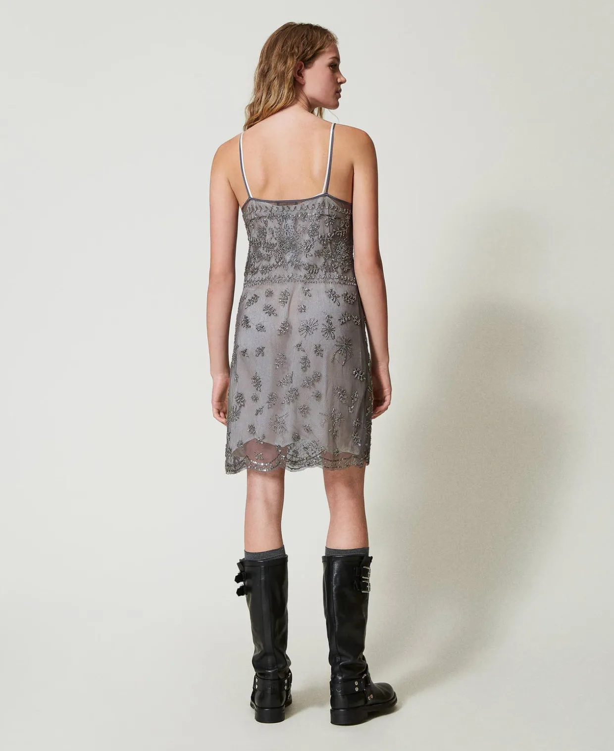 Von Hand Besticktes Kurzes Kleid Aus Tüll