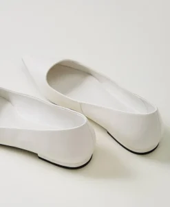 Ballerina Mit Spitz Zulaufender Zehenpartie
