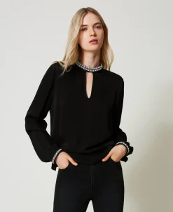 Bluse Aus Krepp Mit Stickereien