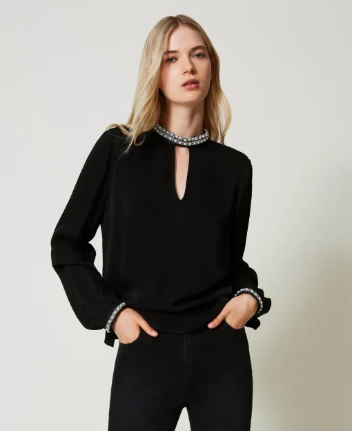 Bluse Aus Krepp Mit Stickereien