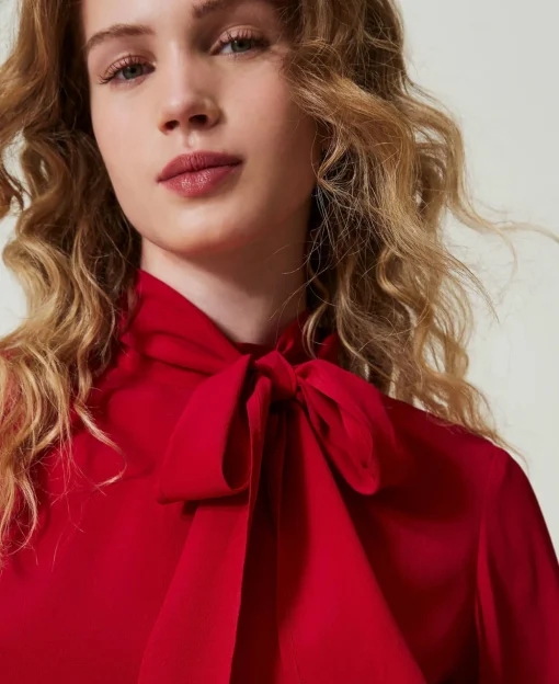 Bluse Aus Seidenmischung Mit Schleife