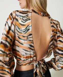 Cropped-Bluse Aus Satin Mit Animaldessin
