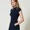 Figurbetonter Pullover Mit Dekorativem Rippenmuster