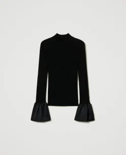 Figurbetonter Pullover Mit Satinvolants