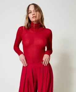 Figurbetonter Rollkragenpullover Aus Viskose