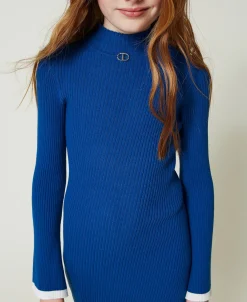 Figurbetontes, Kurzes Kleid Im Rippenstrick