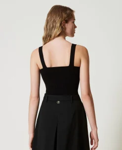 Figurbetontes Stricktop Mit „Oval T“-Logo