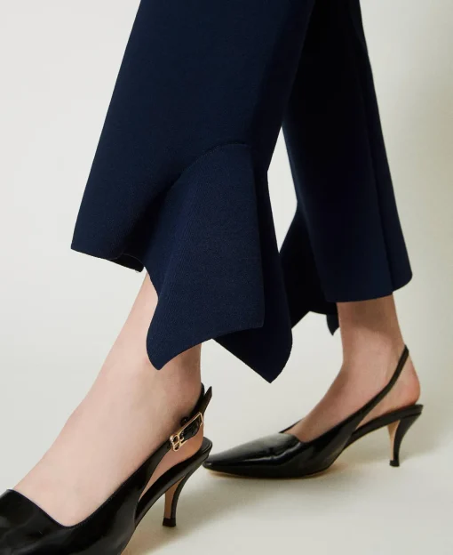 Flare-Hose Aus Gestrick Mit Volants