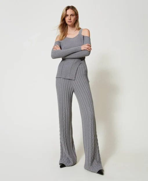 Flare-Hose Aus Treeblend-Garn Mit Zopfmustern