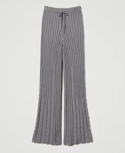 Flare-Hose Aus Treeblend-Garn Mit Zopfmustern