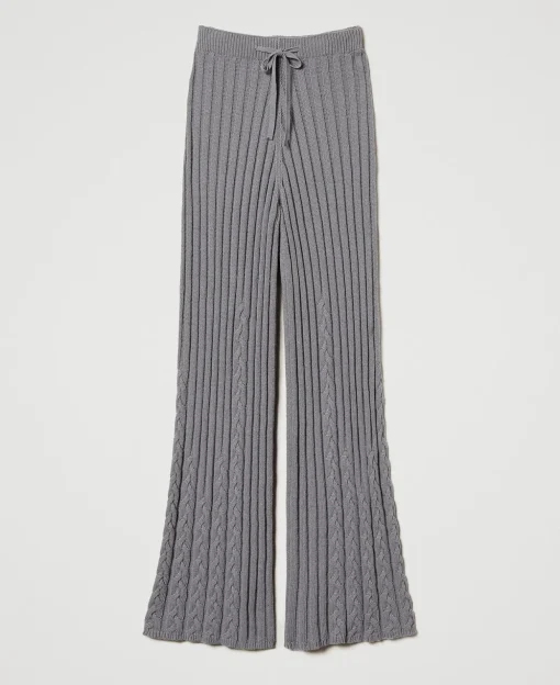 Flare-Hose Aus Treeblend-Garn Mit Zopfmustern