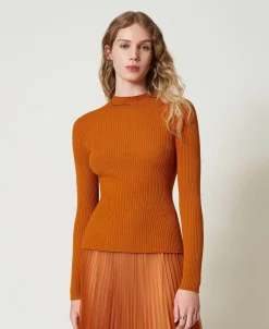 Gerippter Stehkragenpullover