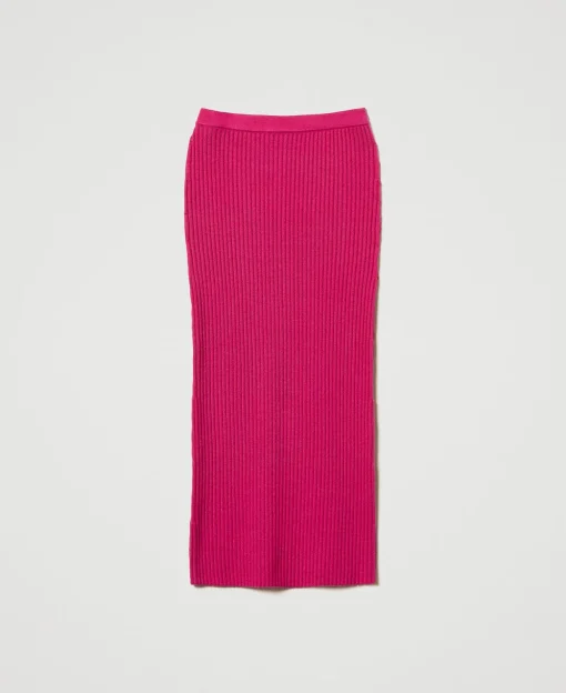 Geripptes Strickkleid In Midilänge