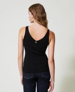 Geripptes Stricktop Mit Perlchen