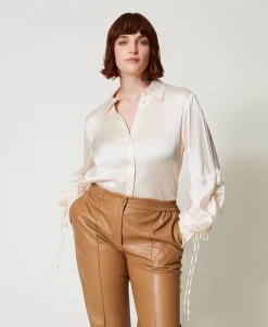 Hemd Aus Texturiertem Satin Mit Cut-outs