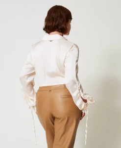 Hemd Aus Texturiertem Satin Mit Cut-outs