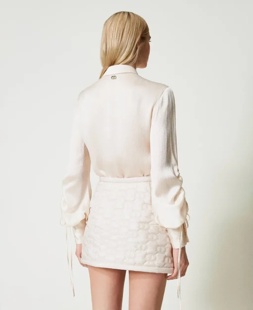 Hemd Aus Texturiertem Satin Mit Cut-outs