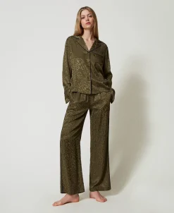 Herrenmäßiger Pyjama Aus Satinjacquard