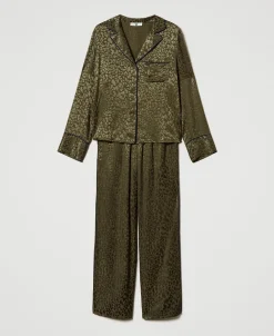 Herrenmäßiger Pyjama Aus Satinjacquard