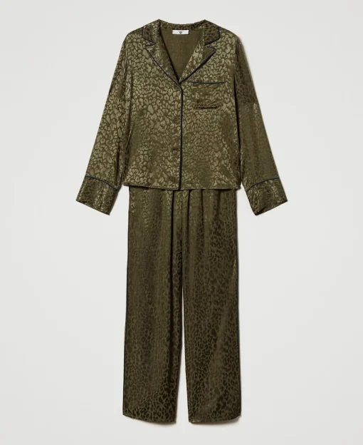 Herrenmäßiger Pyjama Aus Satinjacquard