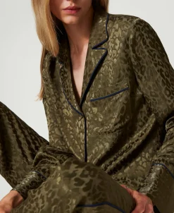 Herrenmäßiger Pyjama Aus Satinjacquard