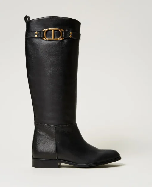 Hoher Stiefel Aus Leder Mit Oval T
