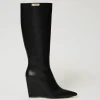 Hoher Stiefel Mit Keilabsatz Und Logoplakette