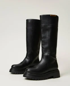 Hoher Stiefel Mit Logoplakette