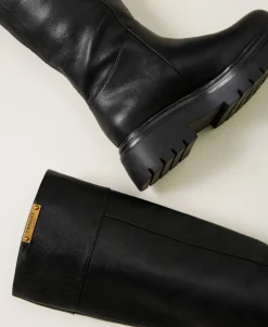 Hoher Stiefel Mit Logoplakette