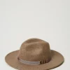 Hut Aus Tuch Mit Oval T