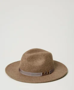 Hut Aus Tuch Mit Oval T