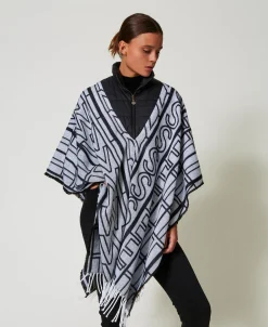 Jacquardponcho Mit Logos