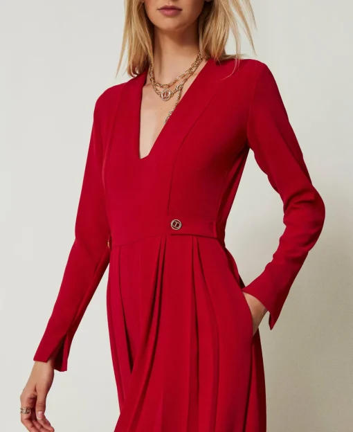 Jumpsuit Aus Plissiertem Krepp Mit Knöpfen