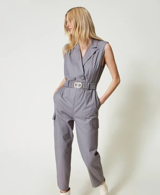 Jumpsuit Mit Nadelstreifen Und Gürtel