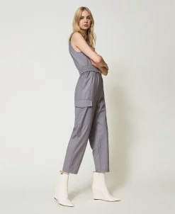 Jumpsuit Mit Nadelstreifen Und Gürtel
