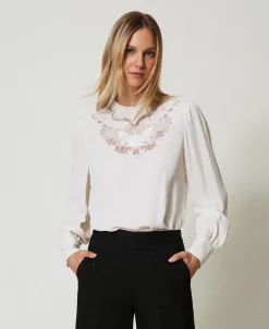 Kreppbluse Mit Floraler Stickerei