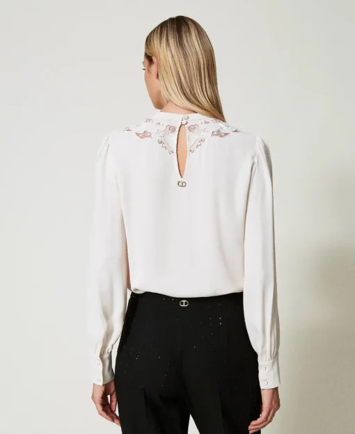 Kreppbluse Mit Floraler Stickerei
