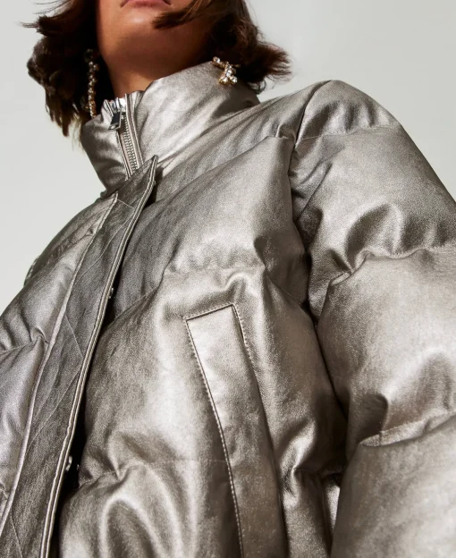 Kurze Metallic-Steppjacke