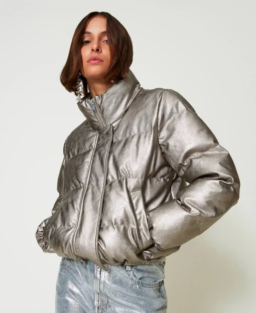 Kurze Metallic-Steppjacke