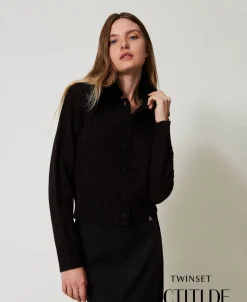 Kurzer Cardigan Mit Kragen Aus Pelzimitat