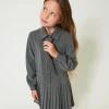 Kurzes Flanellkleid Mit Krawatte