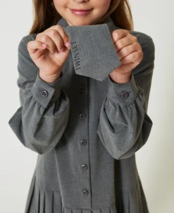 Kurzes Flanellkleid Mit Krawatte
