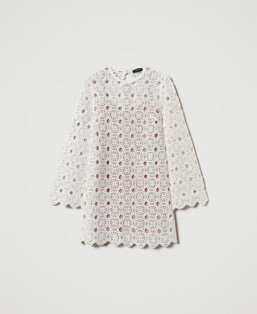 Kurzes Häkelkleid