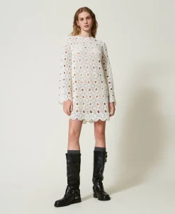 Kurzes Häkelkleid